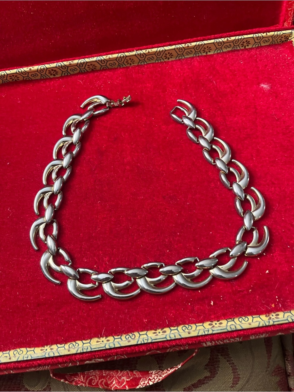 Vintage Carolee Lee style necklace, no markings